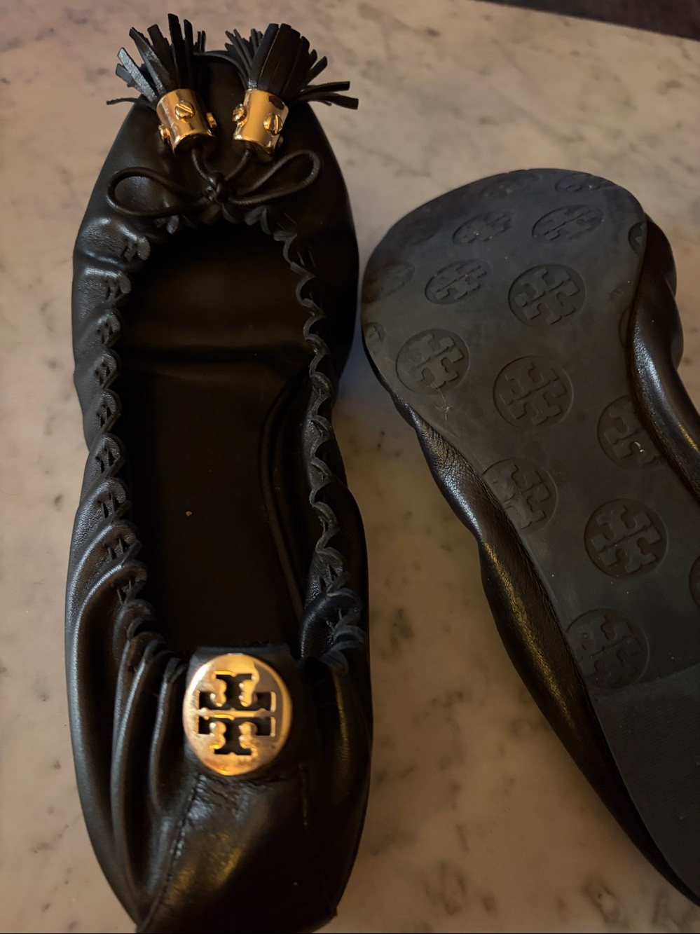 Tory Burch Black Leather Tassel Slip on Ballet Flats with Gold Logo MYRA
Size 7 - Picture 2 of 3